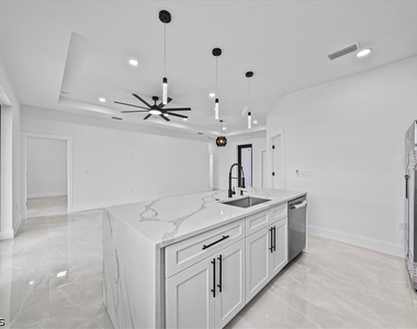 2129 Fairway Drive - Photo Thumbnail 5