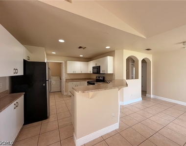 316 Nw 18th Avenue - Photo Thumbnail 4