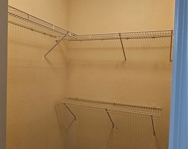 1626 Sw Santa Barbara Place - Photo Thumbnail 5