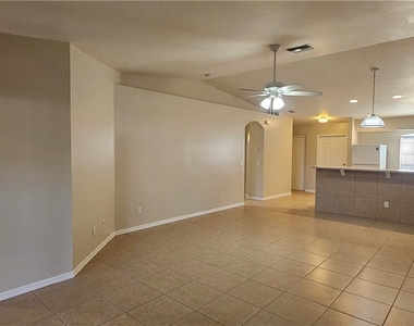 1626 Sw Santa Barbara Place - Photo Thumbnail 3