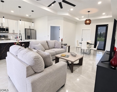 2131 Fairway Drive - Photo Thumbnail 6