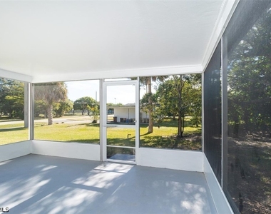 533 E Charlotte Avenue - Photo Thumbnail 12