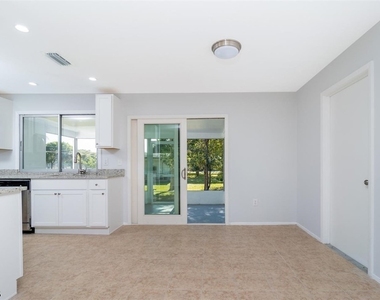 533 E Charlotte Avenue - Photo Thumbnail 2