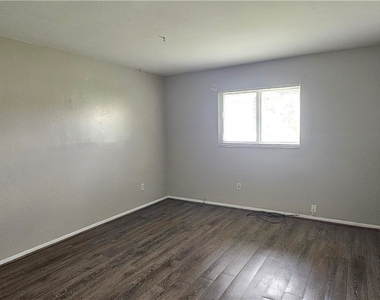 1205 Academy Boulevard - Photo Thumbnail 9