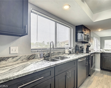 4928 Sw 16th Place - Photo Thumbnail 16