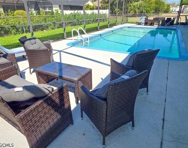 4928 Sw 16th Place - Photo Thumbnail 1