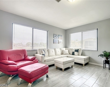 4928 Sw 16th Place - Photo Thumbnail 7