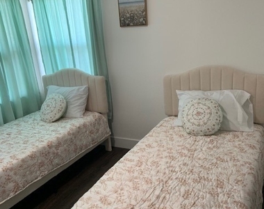 4471 Bay Beach Lane - Photo Thumbnail 35