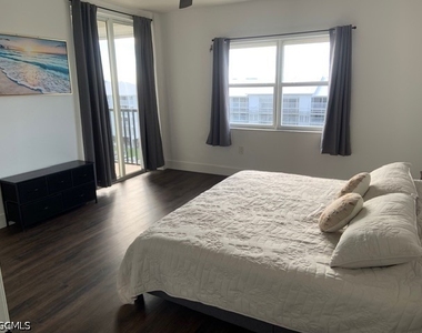 4471 Bay Beach Lane - Photo Thumbnail 30