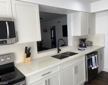 4471 Bay Beach Lane - Photo Thumbnail 28