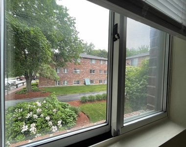 93 West - Photo Thumbnail 22