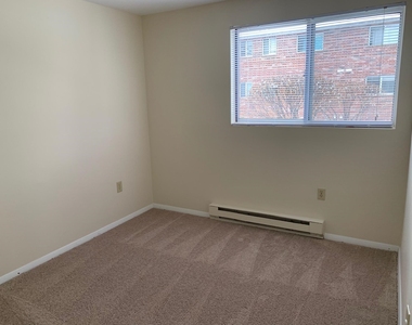 93 West - Photo Thumbnail 25