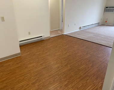 93 West - Photo Thumbnail 15