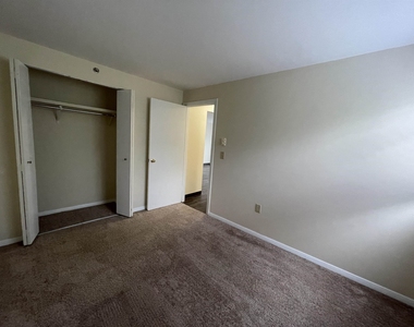 93 West - Photo Thumbnail 19