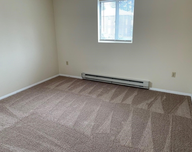 93 West - Photo Thumbnail 17