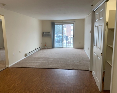93 West - Photo Thumbnail 14