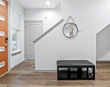 829 N Emile Street - Photo Thumbnail 12