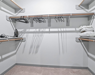 829 N Emile Street - Photo Thumbnail 17