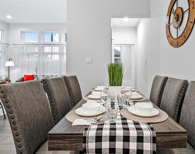 829 N Emile Street - Photo Thumbnail 22
