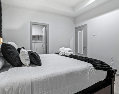 829 N Emile Street - Photo Thumbnail 18
