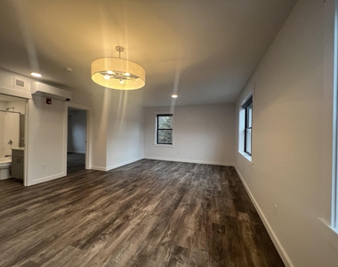 106 Grove - Photo Thumbnail 10