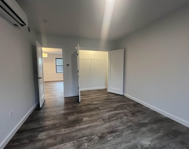 106 Grove - Photo Thumbnail 4