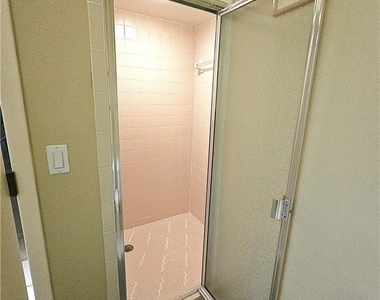 6824 Sandtrap Drive - Photo Thumbnail 8