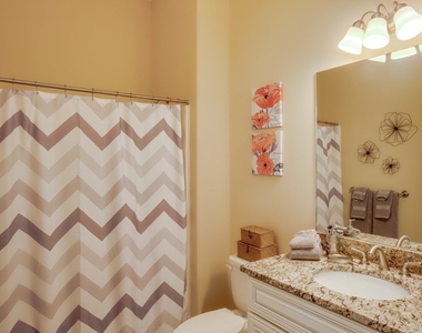 222 West - Photo Thumbnail 20