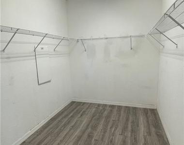7385 Bristol Circle - Photo Thumbnail 20