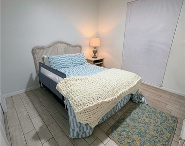 8680 Cedar Hammock Circle - Photo Thumbnail 6