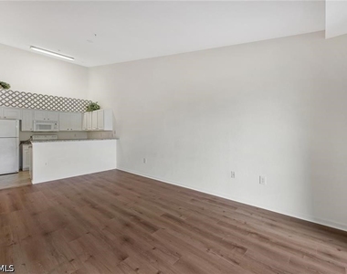 4122 Residence Drive - Photo Thumbnail 7