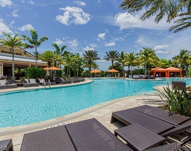 9402 Pocida Court - Photo Thumbnail 25