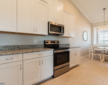 9402 Pocida Court - Photo Thumbnail 5