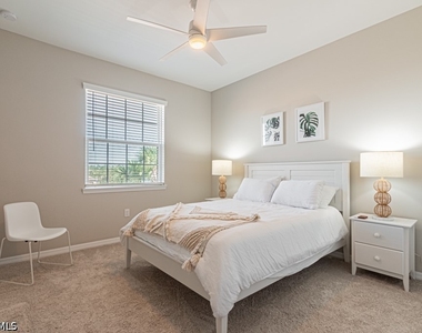 9402 Pocida Court - Photo Thumbnail 18