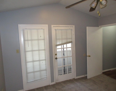 11514 Meadow Lane - Photo Thumbnail 6