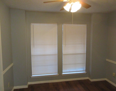 11514 Meadow Lane - Photo Thumbnail 13