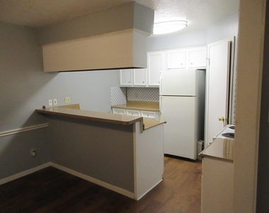 11514 Meadow Lane - Photo Thumbnail 15
