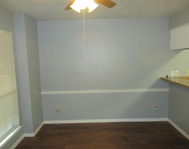 11514 Meadow Lane - Photo Thumbnail 14