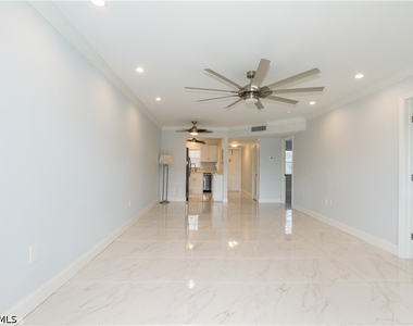 501 Forest Lakes Boulevard - Photo Thumbnail 7