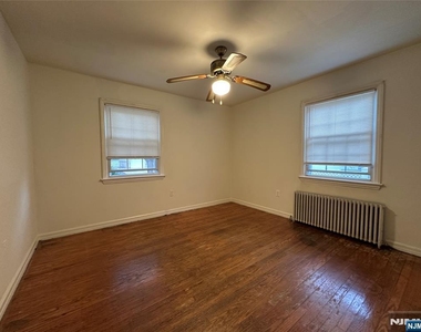 31 Oak - Photo Thumbnail 4