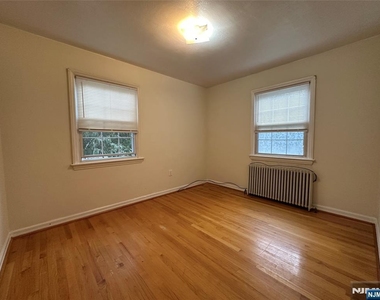 31 Oak - Photo Thumbnail 3