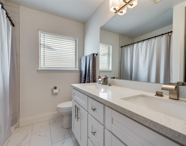 5118 Sanford Road - Photo Thumbnail 12