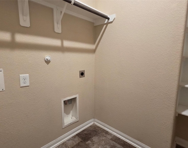 10750 Nathaniel Valley Path - Photo Thumbnail 15