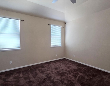 10750 Nathaniel Valley Path - Photo Thumbnail 9