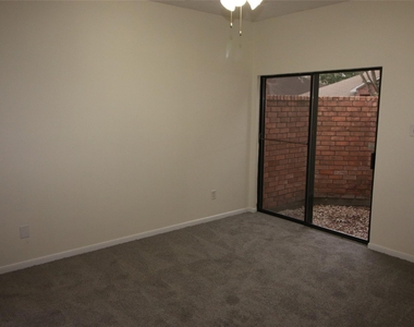 20106 18th Fairway Drive - Photo Thumbnail 10