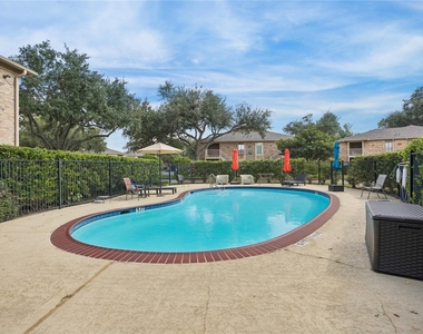 1311 Antoine Drive - Photo Thumbnail 2