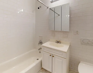 417 East 65th Street - Photo Thumbnail 4