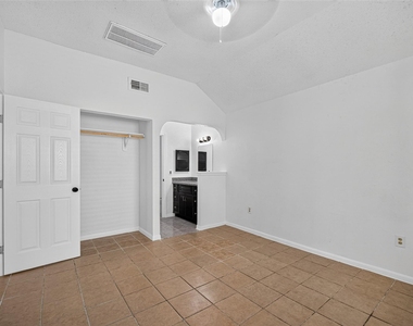 1126 Holbech Lane - Photo Thumbnail 14