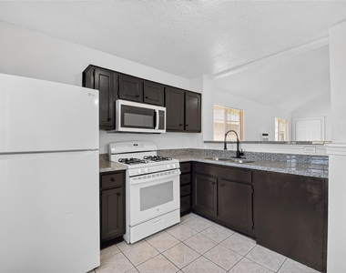 1126 Holbech Lane - Photo Thumbnail 5