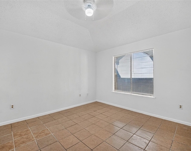 1126 Holbech Lane - Photo Thumbnail 12